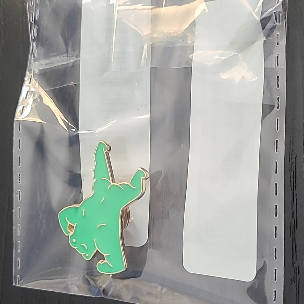 Bodybuilder Frog Enamel Pin - Picture 3 of 3